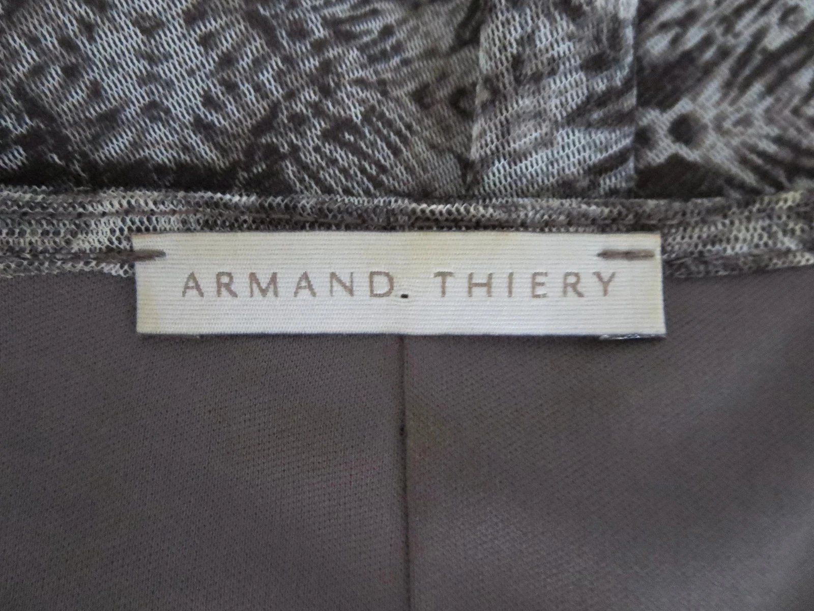 Robe fluide imprimée noir & gris Armand Thiery - Taille 40 ( – photo 3